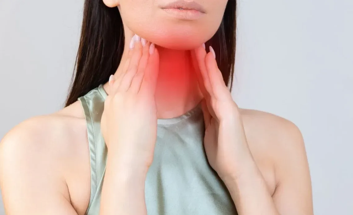 Why Does One Side of My Throat Hurt When I Swallow? Signs (2026)