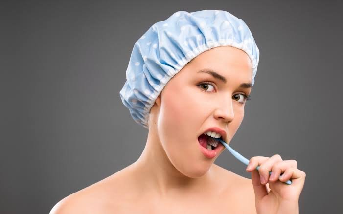 Why Do I Gag When I Brush My Teeth? Causes & Fixes 2026
