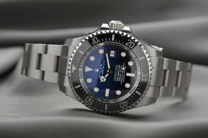 Why Did My Rolex Stop Working? Causes & Fixes 2026