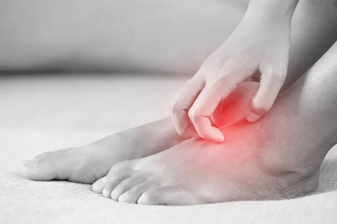 Why Does My Foot Itch? Common Causes & Relief 2026