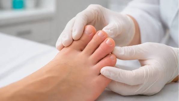 Why Is My Toe Swollen? Causes and When to See a Doctor 2026
